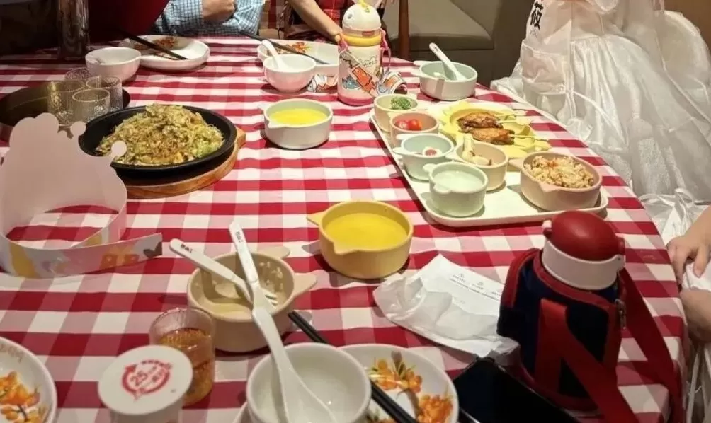 西贝老板“强制爱”：6000万聘礼，被坑惨了-第13张图片-