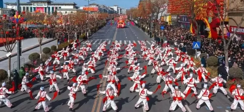 从黄土高原走向世界舞台：国家级非遗横山老腰鼓焕发新活力，展现新时代文化自信-第7张图片-