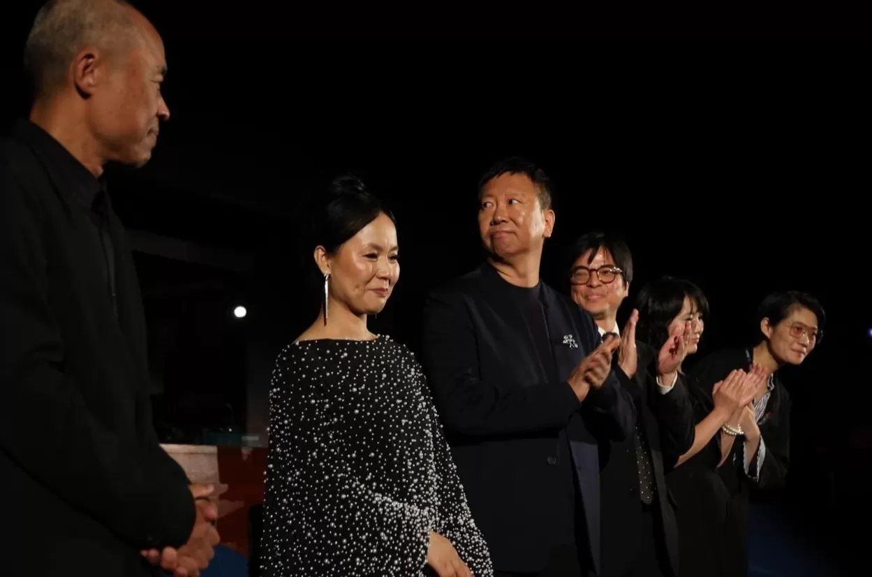 电影《监狱来的妈妈》圣塞首映，映后收获20分钟掌声-第4张图片-