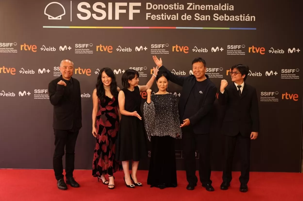 电影《监狱来的妈妈》圣塞首映，映后收获20分钟掌声-第3张图片-