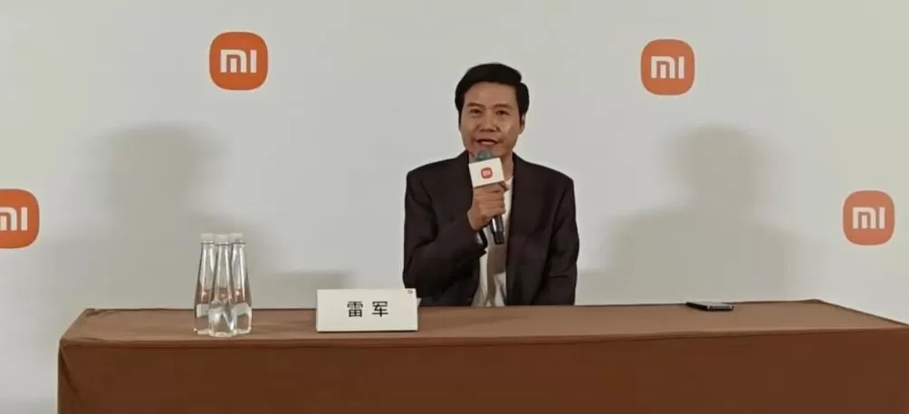 雷军深夜畅聊：小米是被黑最惨的车企之一；小米16改名17，产品力非常炸裂；国产汽车都在进步，没必要搞得很难看-第1张图片-