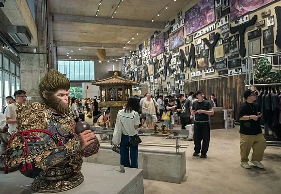 黑神话首家线下店试营业，限定款琉璃葫芦二手平台价格翻倍-第3张图片-