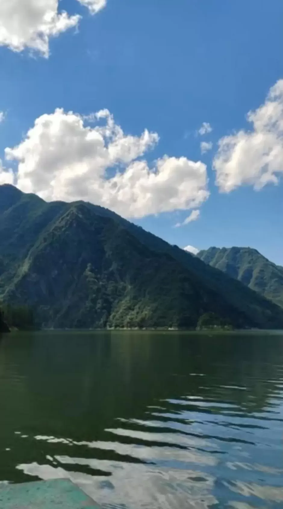 湖北一身家数千万元老板乘快艇到水库钓鱼落水失踪，搜寻14天仍未找到，当地公安：已展开调查-第1张图片-