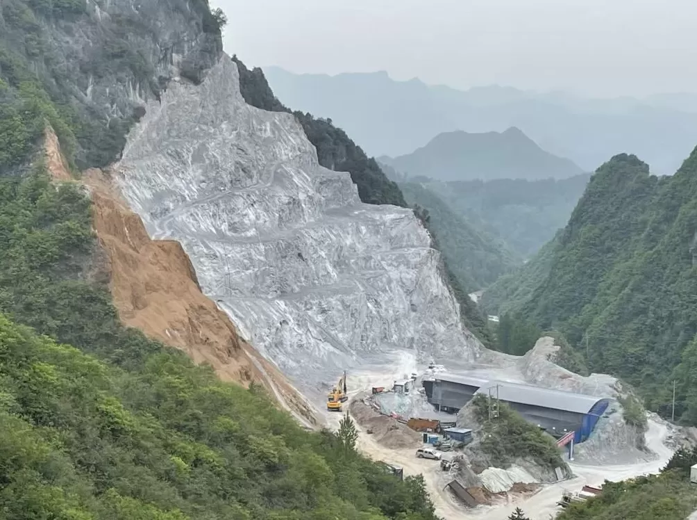 湖北一砂石商按要求迁址被以非法采矿判刑：刑满后因“漏罪”被刑拘，申诉获再审-第3张图片-