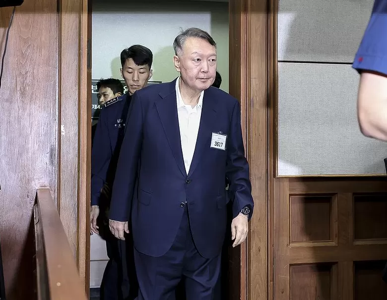涉嫌滥用职权等案首次庭审结束，韩国前总统尹锡悦否认所有指控-第1张图片-