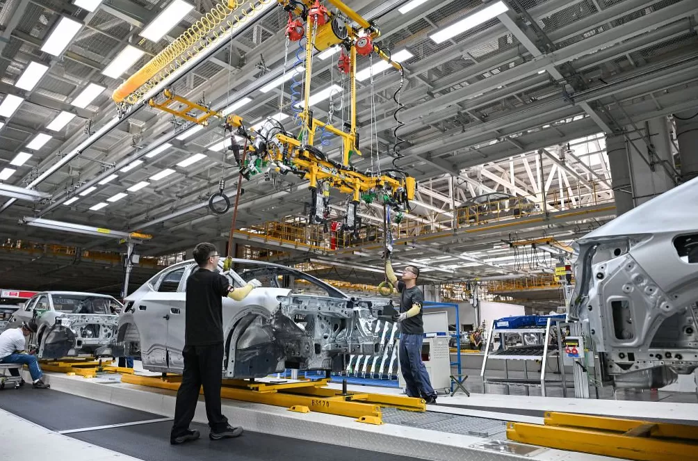 国际机器人联合会发布：中国在役工业机器人存量居全球首位-第5张图片-