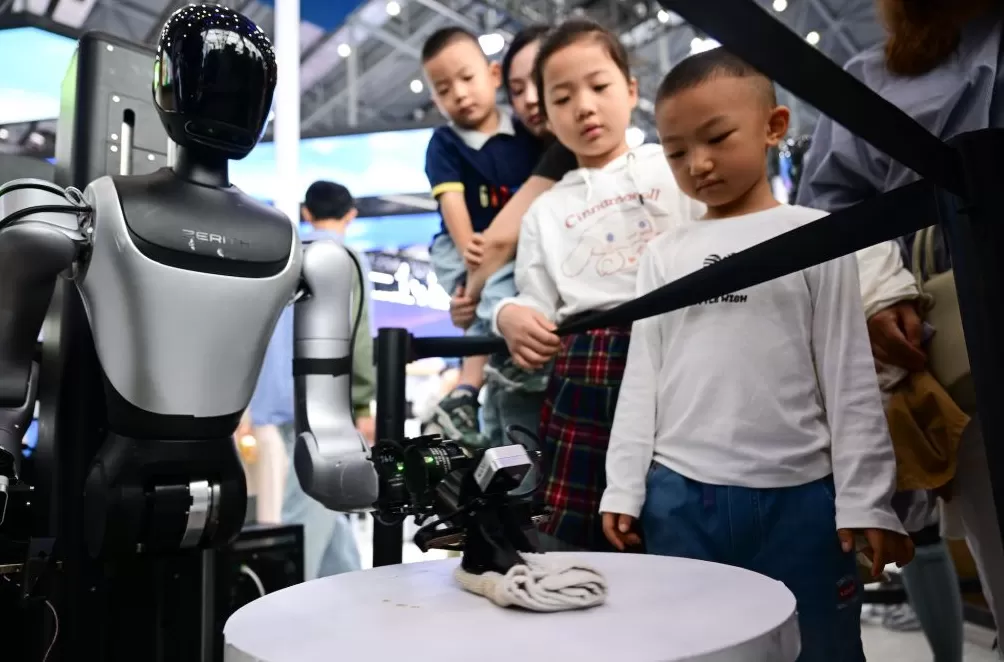 国际机器人联合会发布：中国在役工业机器人存量居全球首位-第14张图片-