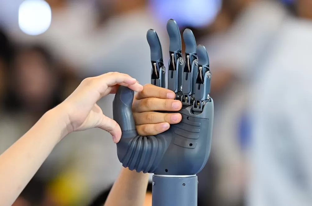 国际机器人联合会发布：中国在役工业机器人存量居全球首位-第15张图片-