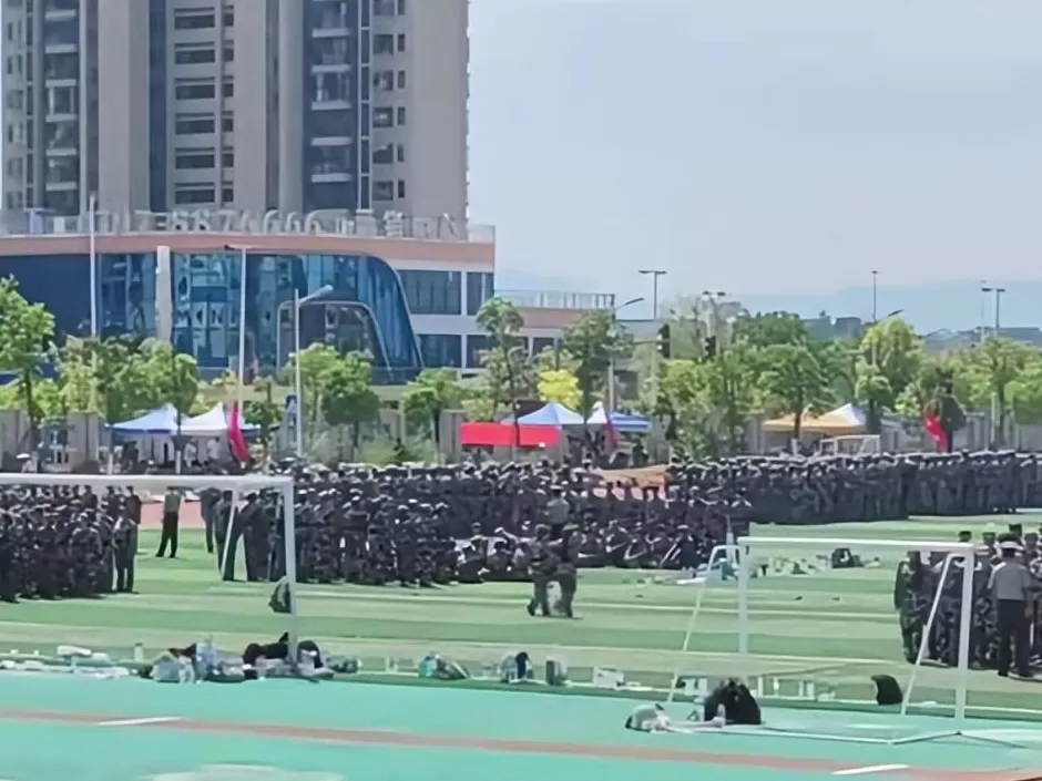 军训期间学生献血才能有2天假期？高校回应：献血系自愿，并非强制-第1张图片-