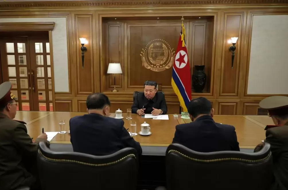 金正恩会见核部门科技人员指导有关核武器生产协议会-第1张图片-