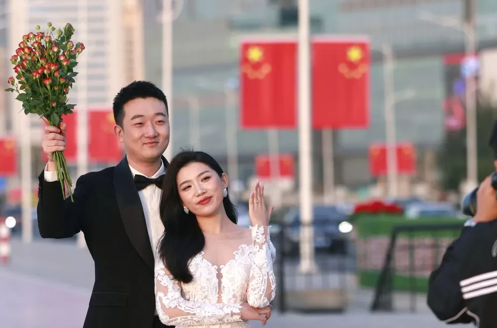 城事｜国庆“氛围组”已就位，请检阅！-第7张图片-