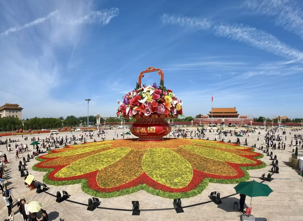 城事｜国庆“氛围组”已就位，请检阅！-第12张图片-