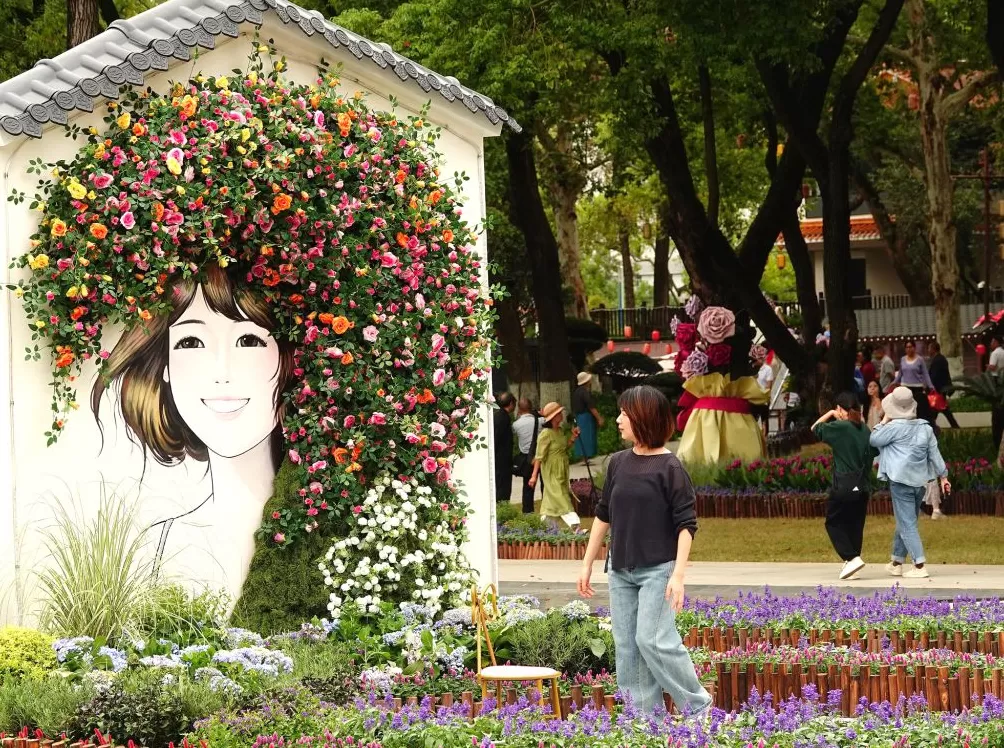 城事｜国庆“氛围组”已就位，请检阅！-第18张图片-