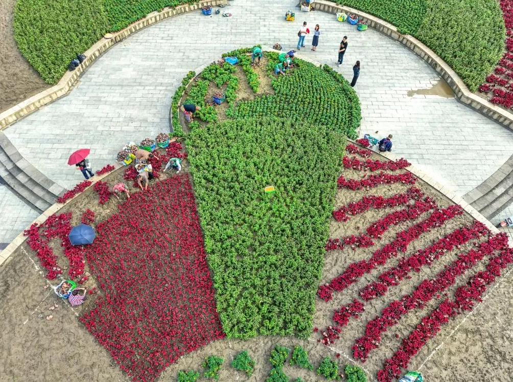 城事｜国庆“氛围组”已就位，请检阅！-第19张图片-