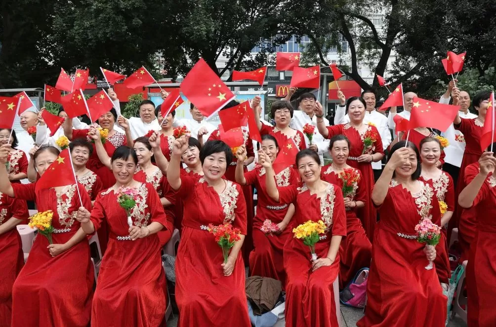 城事｜国庆“氛围组”已就位，请检阅！-第21张图片-