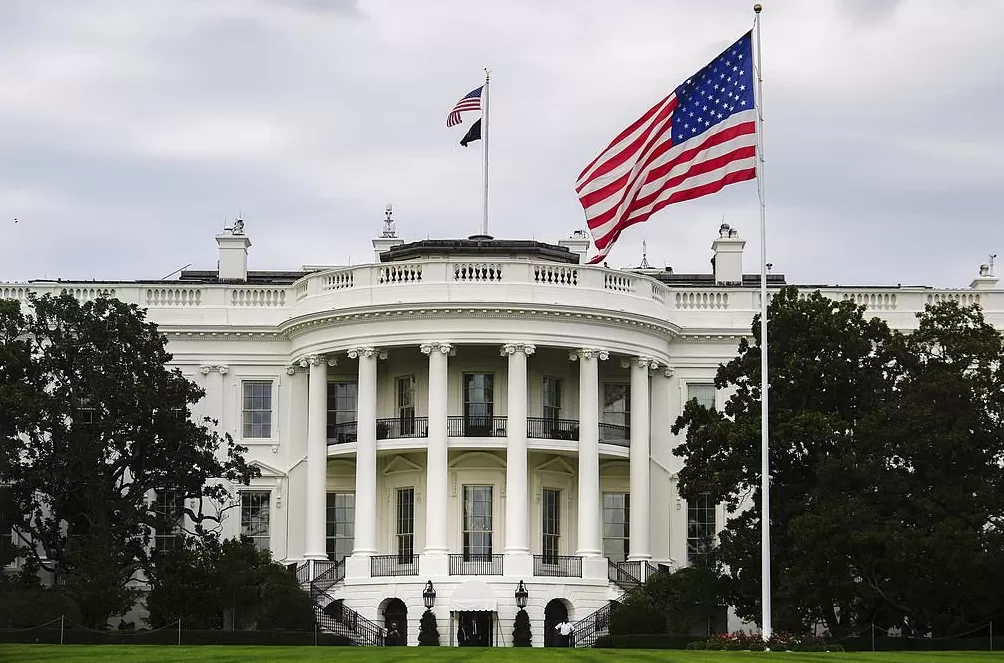 美政府要求最高法院审查废除“出生公民权”行政令的合宪性-第1张图片-