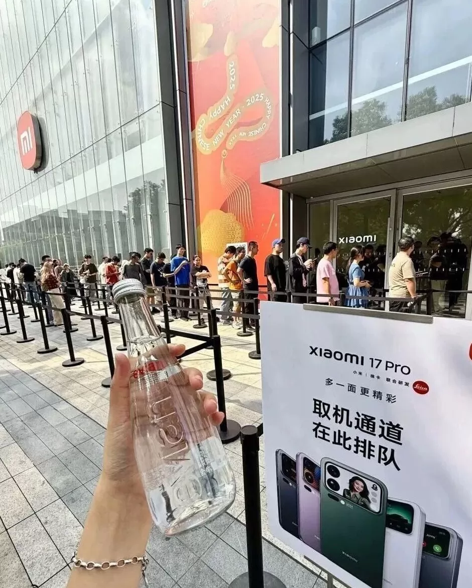 小米17系列今日开售，全国多地门店排起长队，雷军：5分钟破纪录-第5张图片-