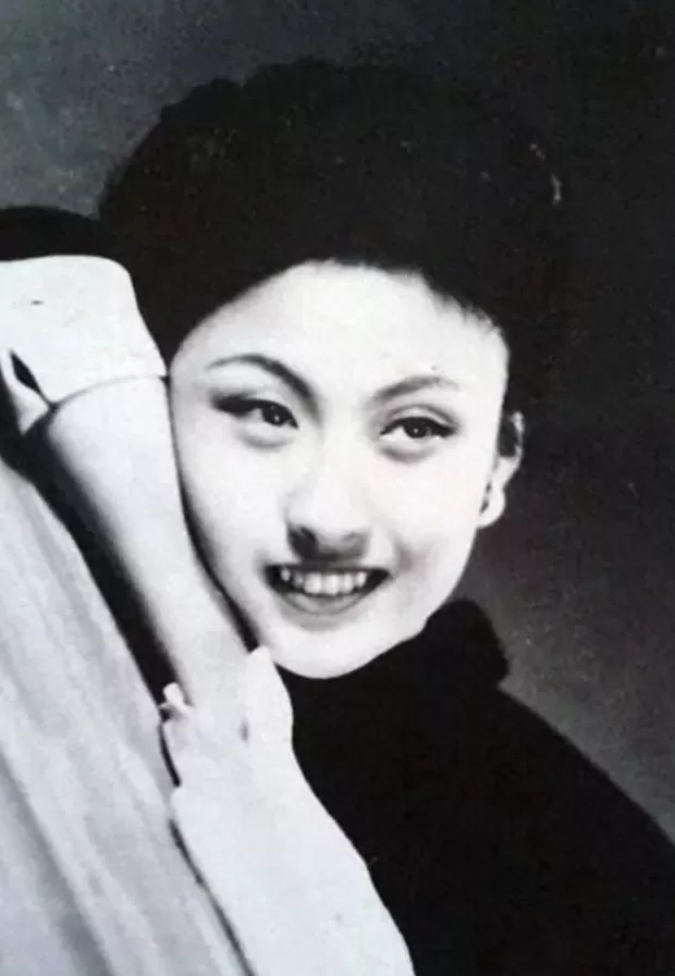 从“甜姐儿”到“女作家”，她为自己的艺术人生描下浓墨重彩-第1张图片-