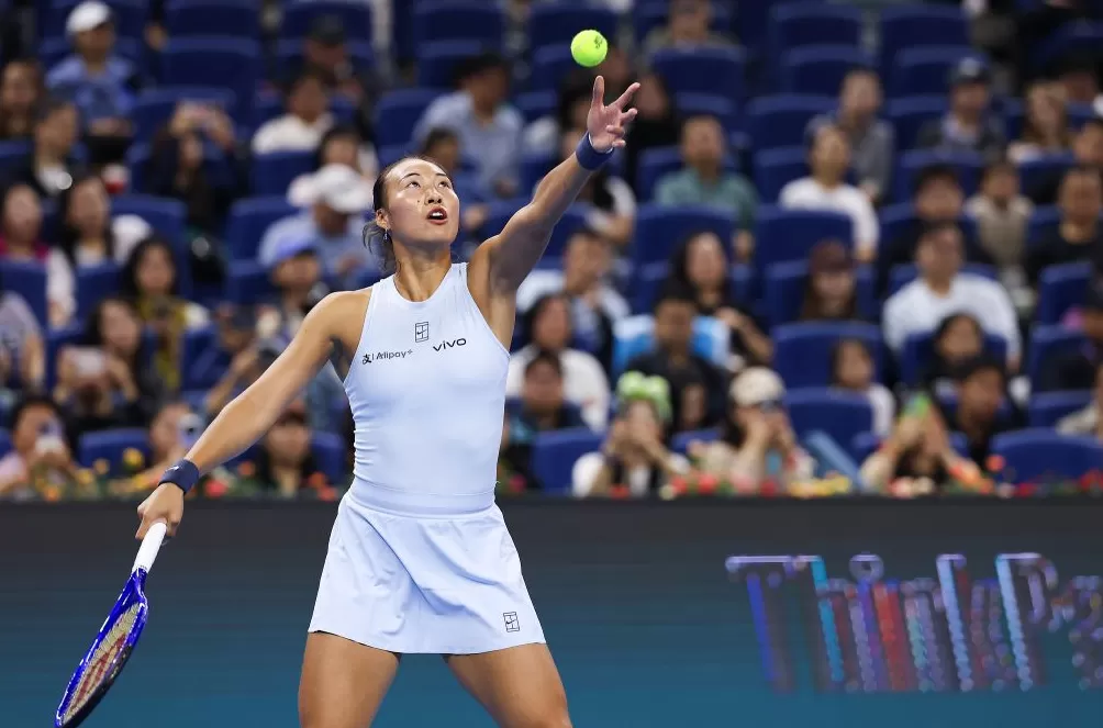 复出首战迎来“开门红”，郑钦文2比0战胜阿朗戈强势晋级-第2张图片-