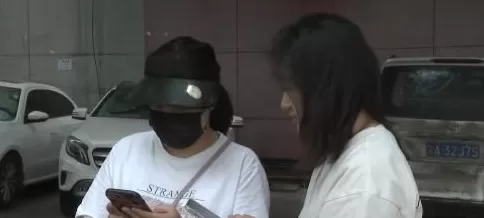 重庆一女子面试被要求刺激老板才能上班，“刺激”完了就正式上班，上班了就不用“刺激”了-第2张图片-