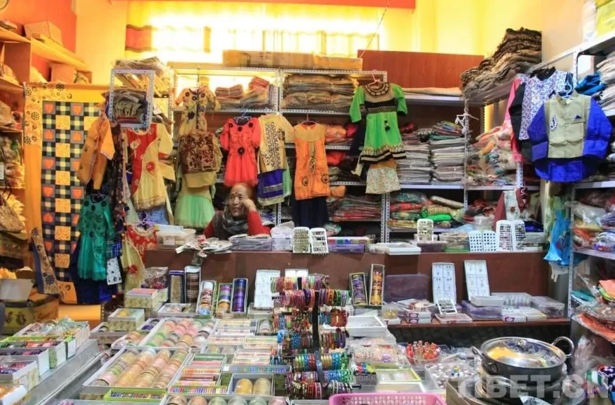 【行走阿里】雪山环绕的边境小城普兰-第5张图片-