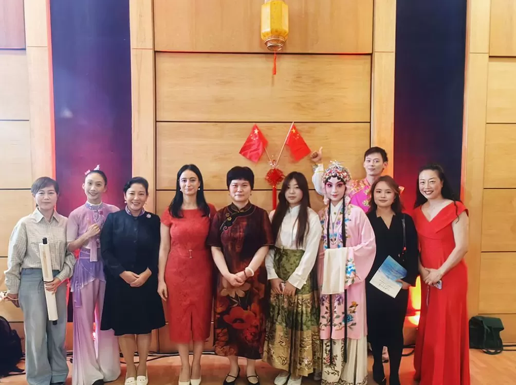 中国文化周艺术展演举行，多元艺术绽放阿尔巴尼亚舞台-第2张图片-