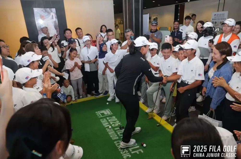 高尔夫名将殷若宁寄语小球员：做最好的自己-第2张图片-