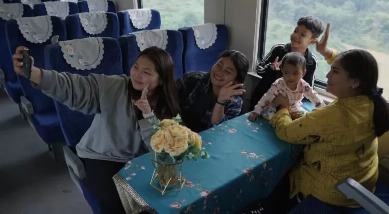 纪录片《校长的心愿》全球首播:跨越国界的特殊教育之光点亮国际聋人日-第2张图片- 纪录片《校长的心愿》全球首播:跨越国界的特殊教育之光点亮国际聋人日-第2张图片-