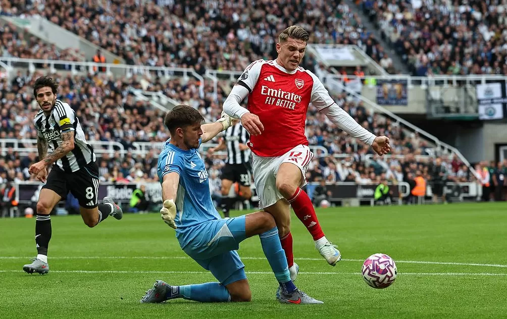 体坛联播｜逆转之夜！阿森纳2比1绝杀纽卡，巴萨登顶西甲-第5张图片-