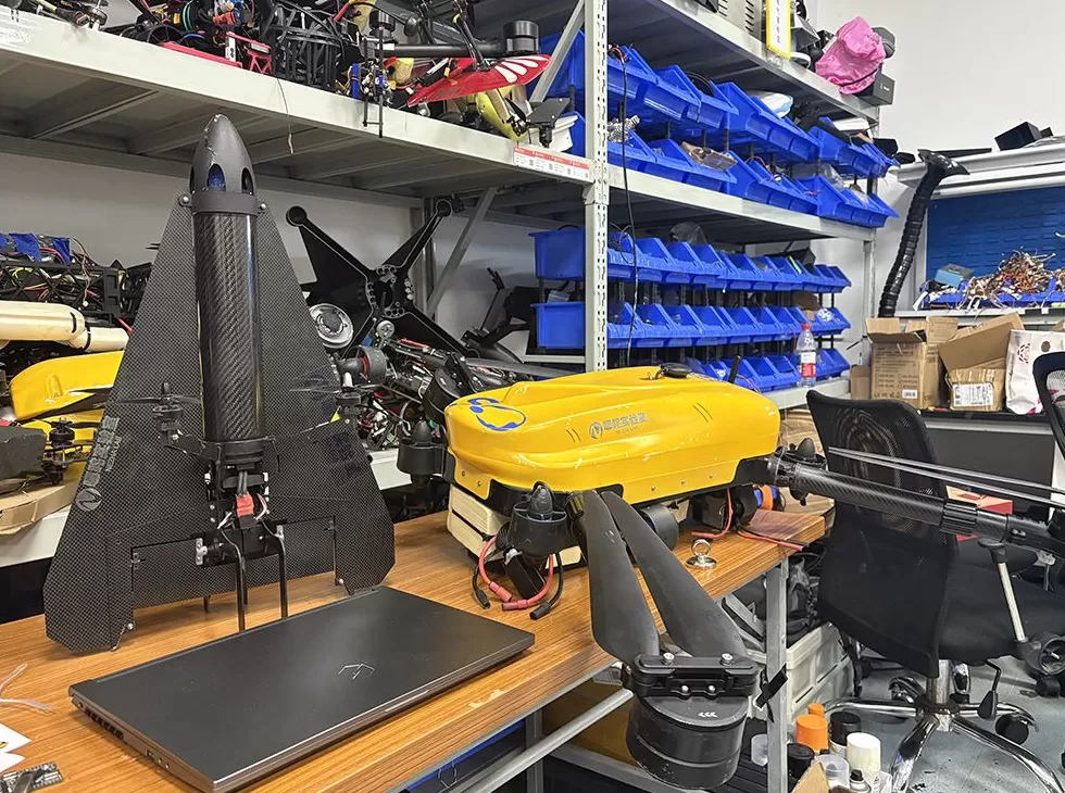 青春华章｜上天入海的“哪吒”如何炼成？学生“炸机”，导师跳水打捞-第2张图片-