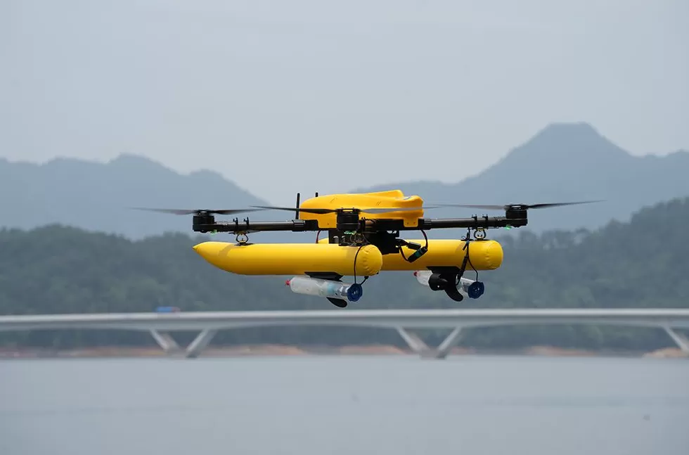 青春华章｜上天入海的“哪吒”如何炼成？学生“炸机”，导师跳水打捞-第4张图片-