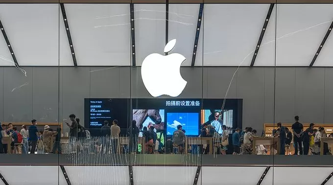 苹果预计明年上半年推出iPhone 17e、新低端 iPad，延续“性价比”策略-第1张图片-