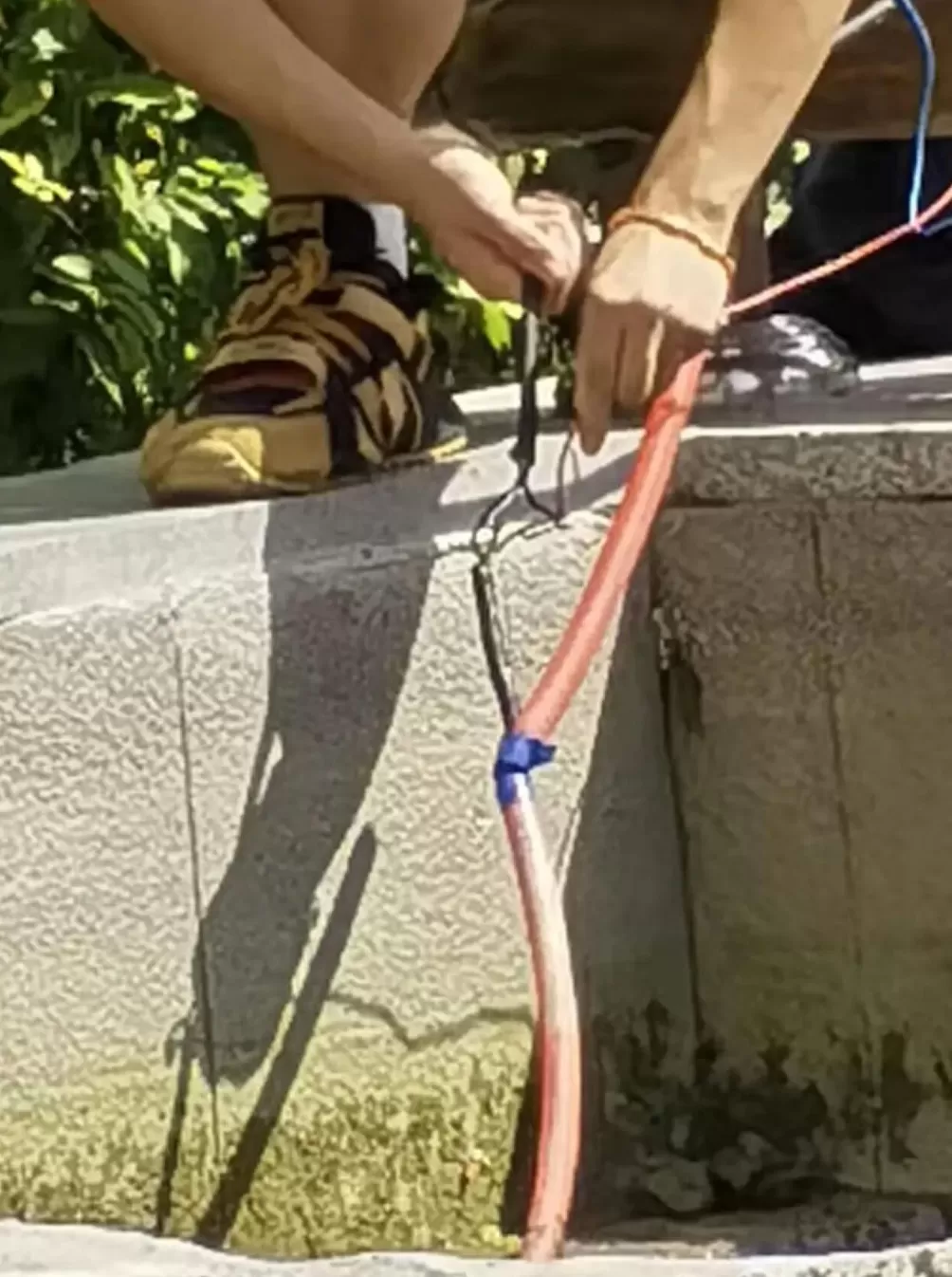 痛心！内蒙古一5岁男孩小区内触电身亡，“最后叫了一声妈妈”-第2张图片-