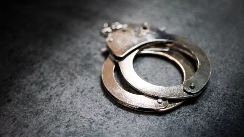 地方新闻精选 | 六盘水一城管局副局长涉犯罪被捕 男子虚构“短剧导演熬夜猝死”被行拘-第1张图片-