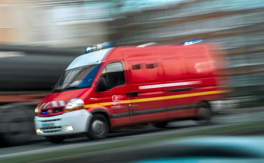 法国里昂一家餐馆发生爆炸致3人受伤其中2人伤势严重-第1张图片-