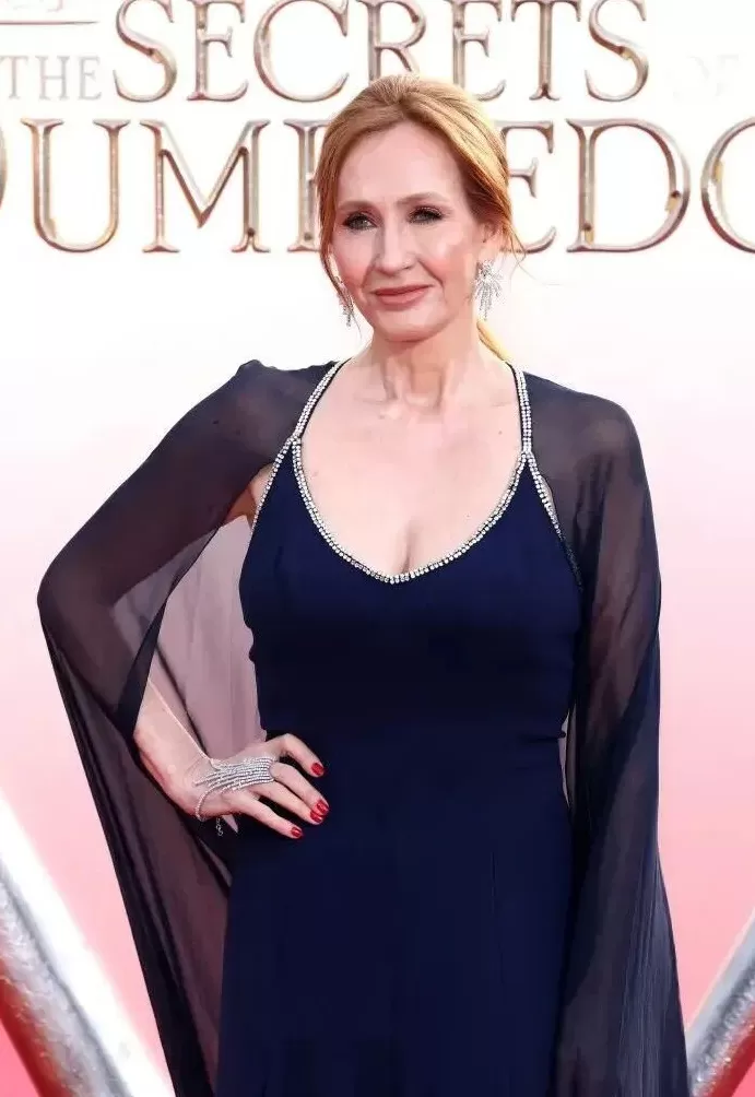 JK罗琳千字长文开撕“赫敏”艾玛·沃森示好！讽她挺跨性别言论无知假惺惺：你没资格代表《哈利·波特》-第4张图片-