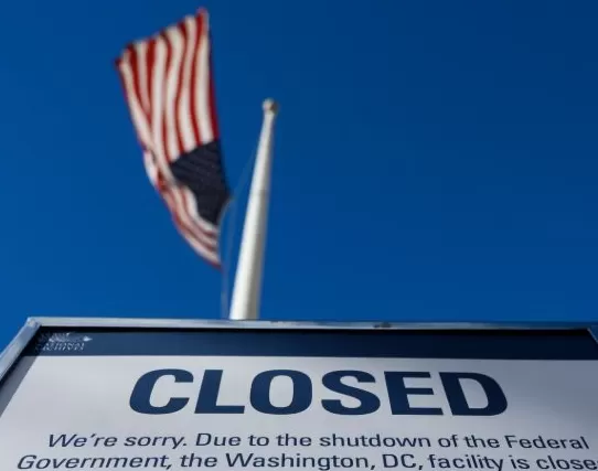 为何关门？影响多大？何时结束？一文看懂美政府再“关门”闹剧-第5张图片-