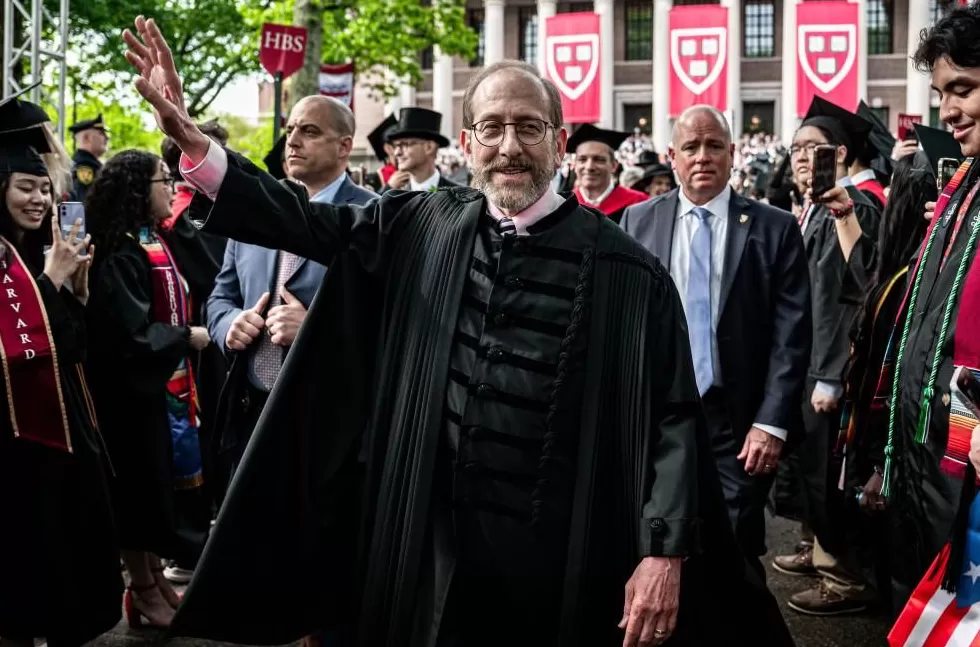 特朗普称即将敲定协议，哈佛会否“硬刚”到底？-第2张图片-