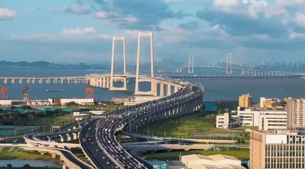 国庆中秋假期前一天，广东高速车流量达1001.36万车次-第1张图片-