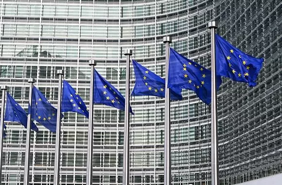 欧盟再援乌40亿欧元半数用于采购无人机-第1张图片-