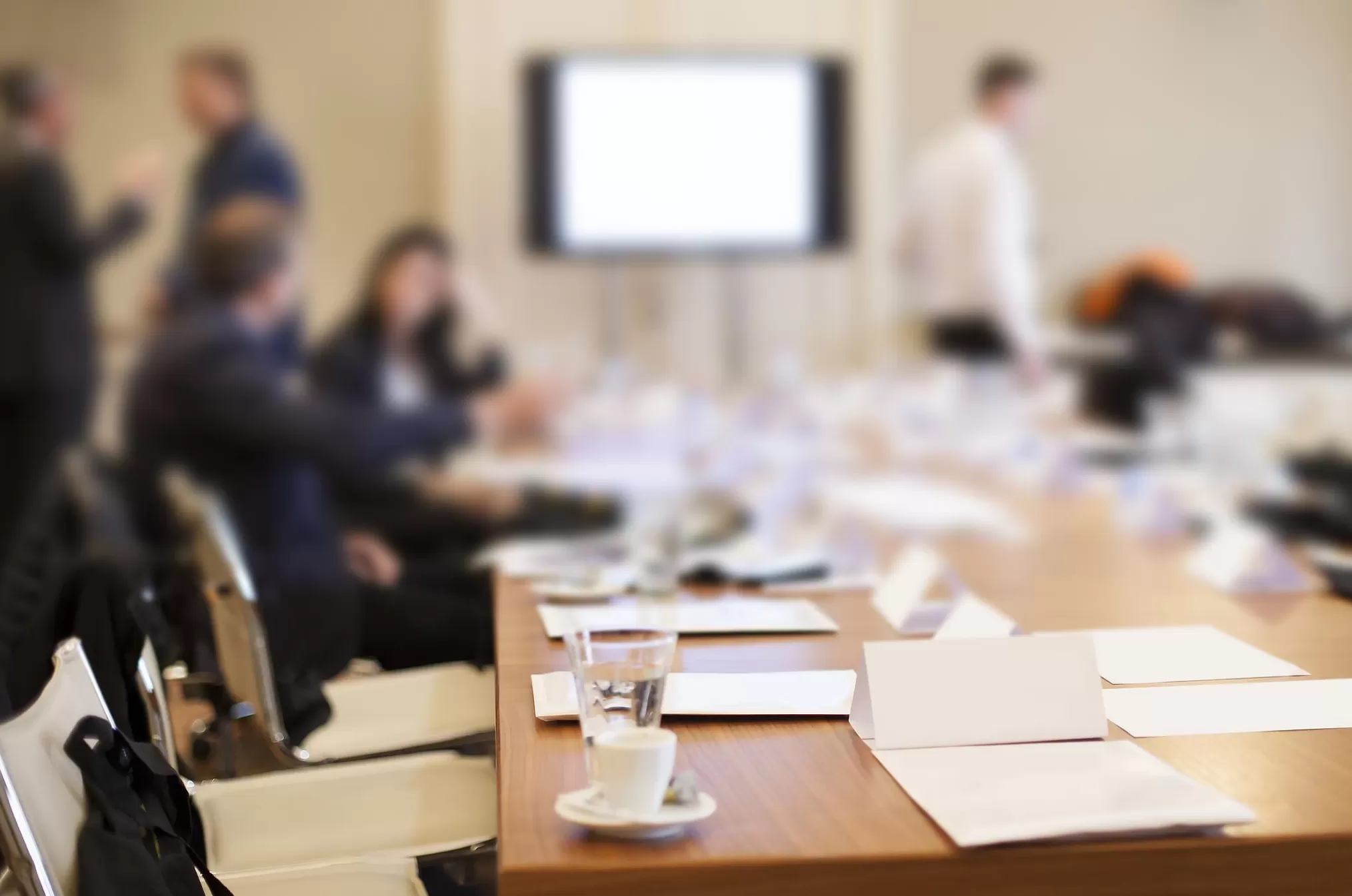 曾经的李嘉诚概念股，开了一场“秘而未宣”的董事会会议-第1张图片-