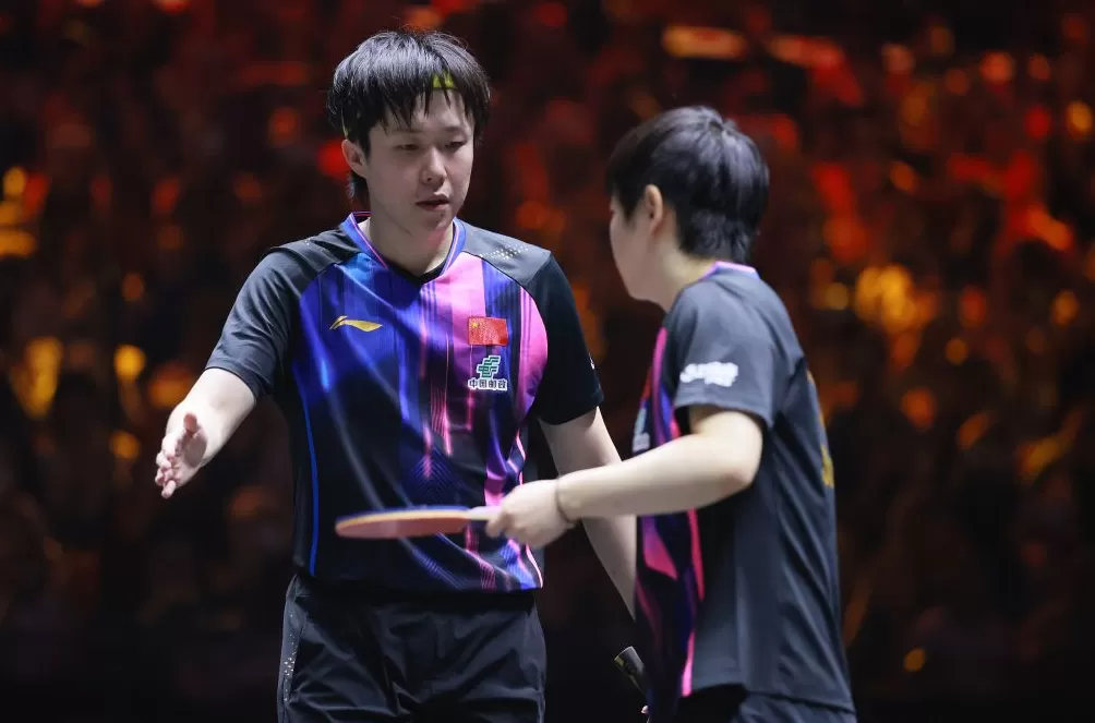 直落三局赢下“国乒内战”，王楚钦/孙颖莎战胜陈垣宇/蒯曼-第1张图片-