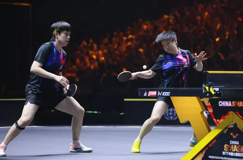 直落三局赢下“国乒内战”，王楚钦/孙颖莎战胜陈垣宇/蒯曼-第2张图片-