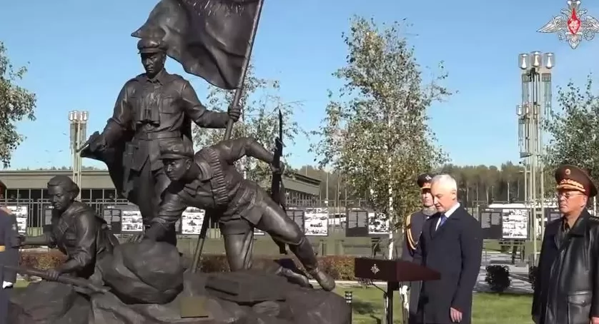 朝鲜国防相努光铁访问俄罗斯-第1张图片-