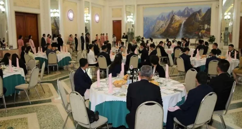 朝鲜举行庆祝中华人民共和国成立76周年招待会-第3张图片-