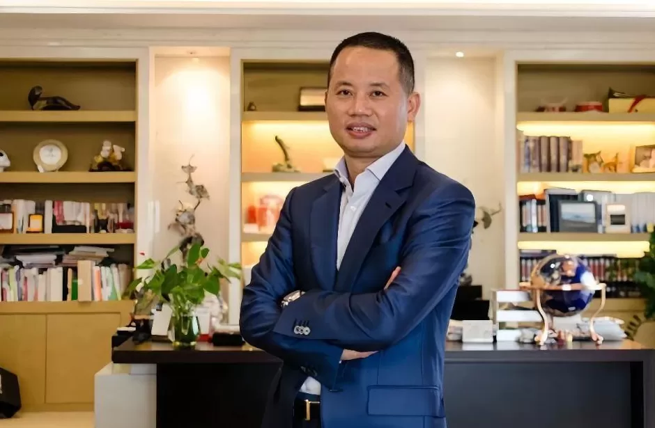 从17岁辍学到身家90亿，他靠“降维打击”逆袭成顶流-第1张图片-