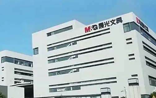 从17岁辍学到身家90亿，他靠“降维打击”逆袭成顶流-第3张图片-