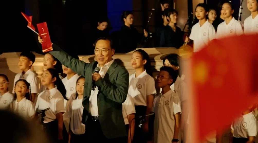 一场草坪上的音乐会，廖昌永和百人合唱《歌唱祖国》-第7张图片-