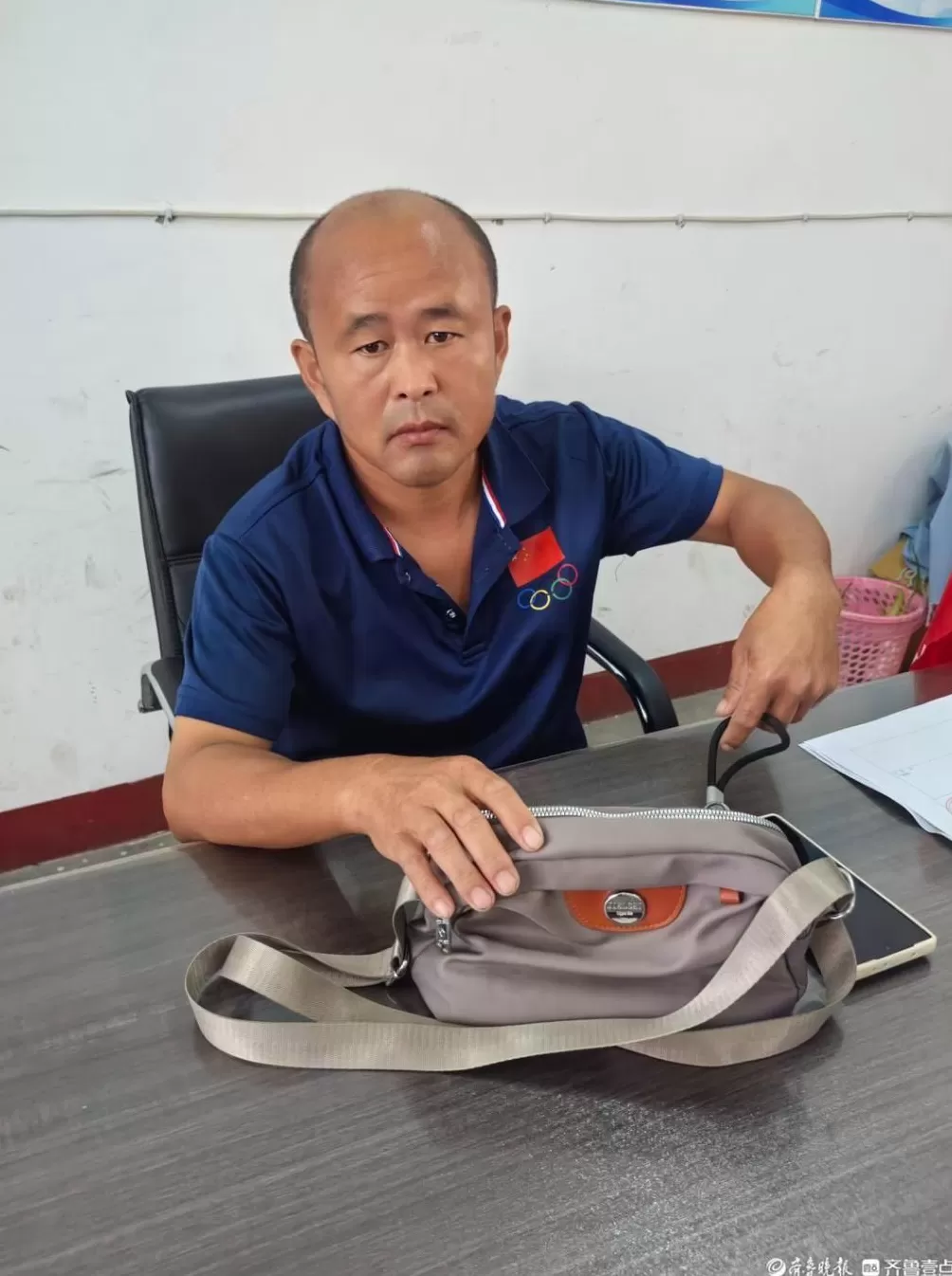 聊城“好的哥”张运领拾金不昧，万余元现金归还八旬失主-第1张图片-