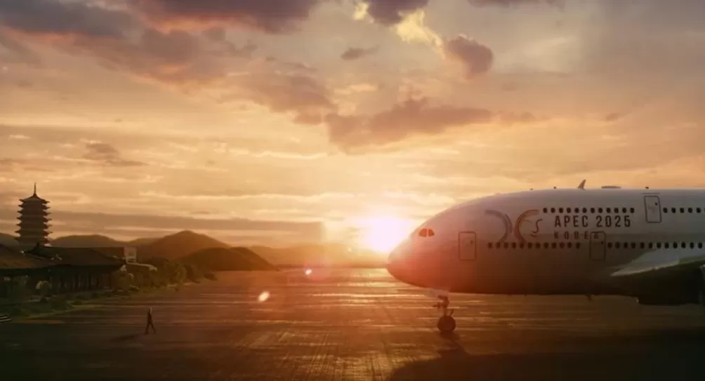 APEC会东道主放大招：李在明化身飞机引导员-第2张图片-